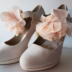 Maurice's light pink high heels